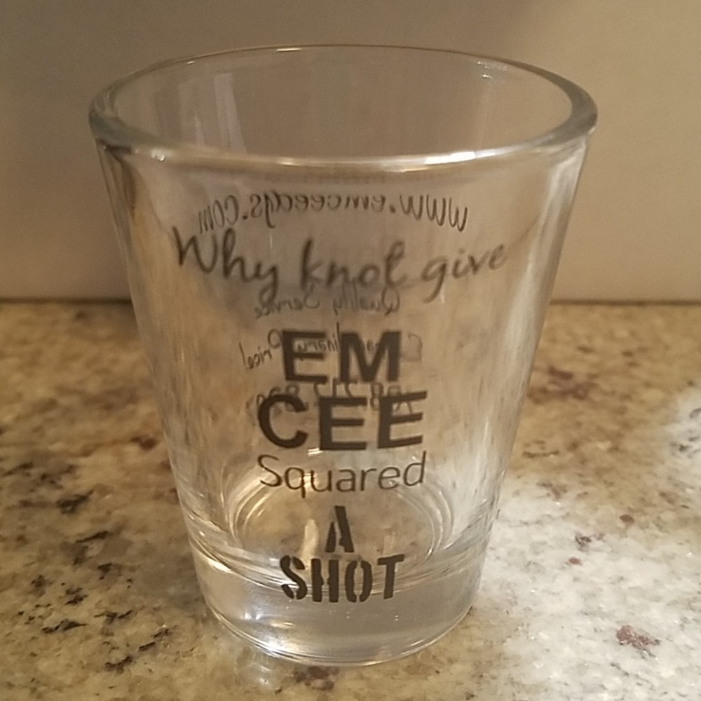⭕🔴Never been used shot glass